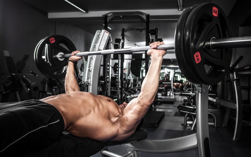 why-your-chest-isnt-growing-bench-press-mistakes